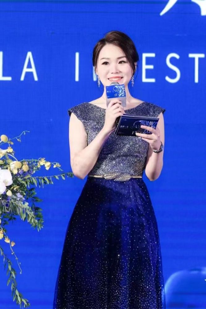 上海 俞莹